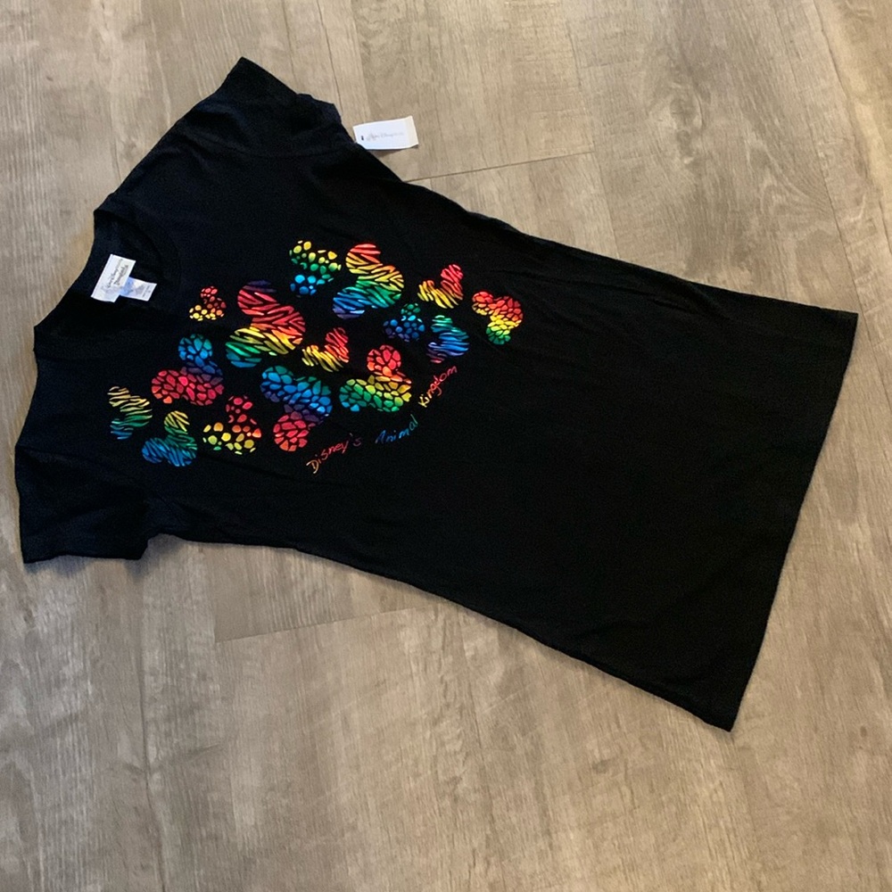 Beautiful Black Walt DisneyWorld t-shirt